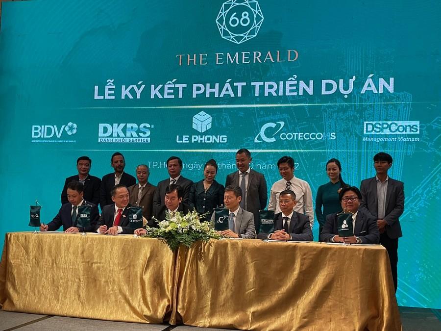 Read more about the article Tập đoàn Lê Phong, Coteccons và các đối tác ký kết phát triển dự án The Emerald 68